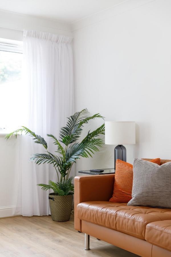 Beachside Retreat 2-Bedroom Gem With Free Private Parking & Outdoor Space Brighton Luaran gambar