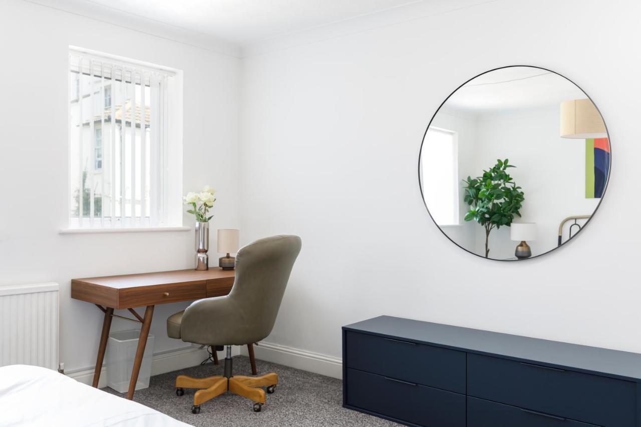 Beachside Retreat 2-Bedroom Gem With Free Private Parking & Outdoor Space Brighton Luaran gambar