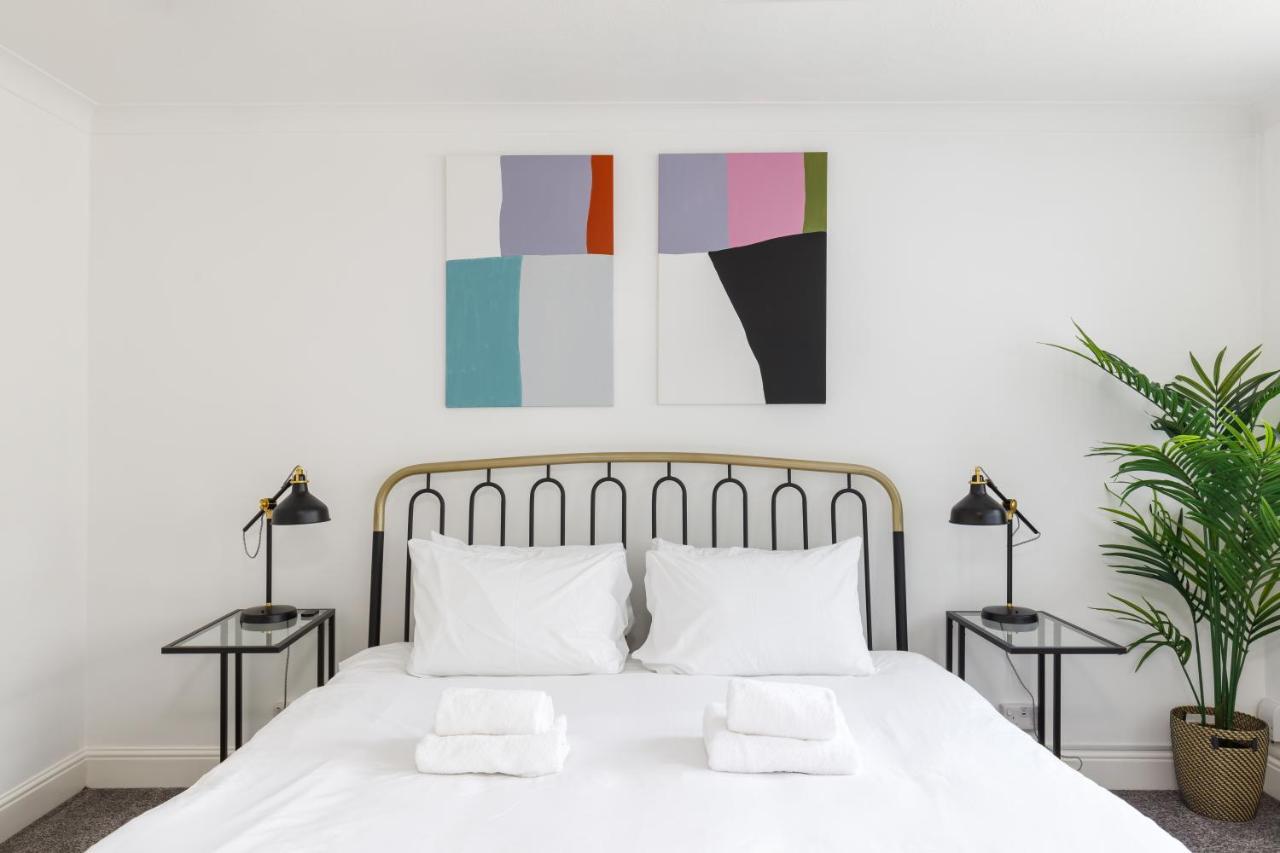 Beachside Retreat 2-Bedroom Gem With Free Private Parking & Outdoor Space Brighton Luaran gambar