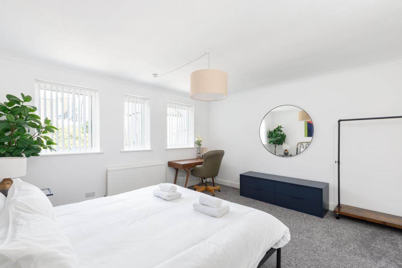 Beachside Retreat 2-Bedroom Gem With Free Private Parking & Outdoor Space Brighton Luaran gambar