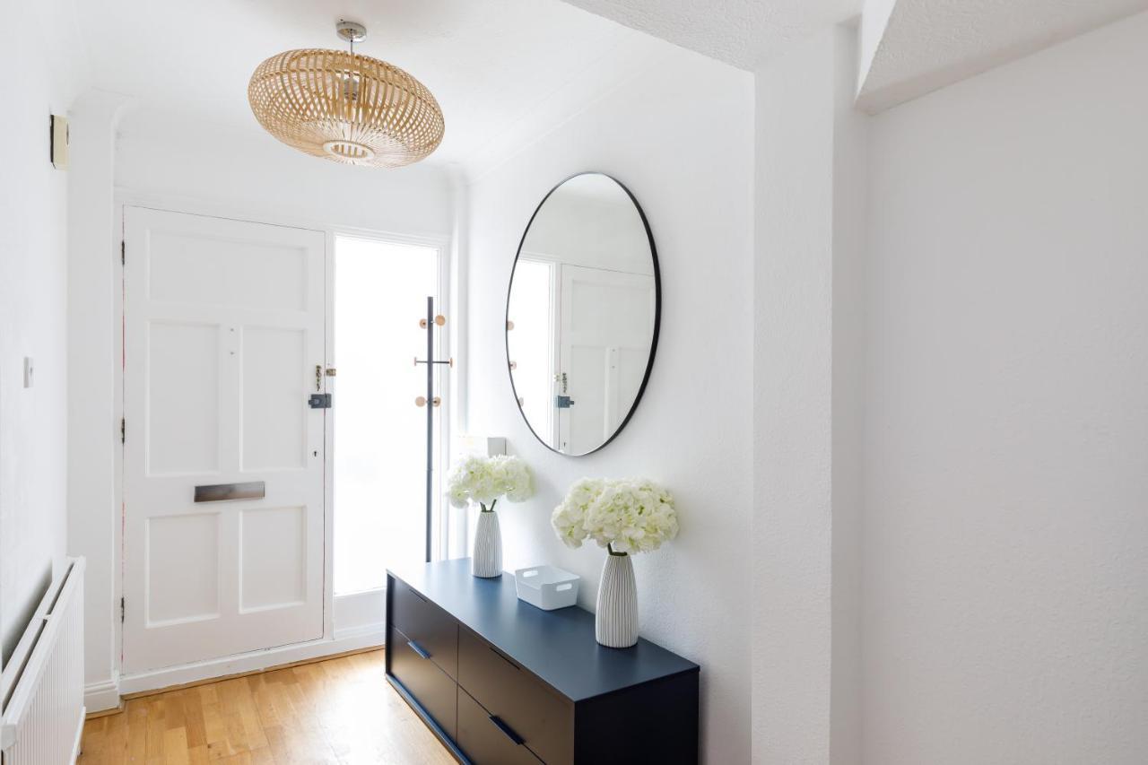 Beachside Retreat 2-Bedroom Gem With Free Private Parking & Outdoor Space Brighton Luaran gambar